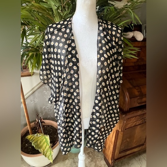 Gypsy Warrior scarf like cardigan/cover-up black with yellow flowers one size - Picture 3 of 14